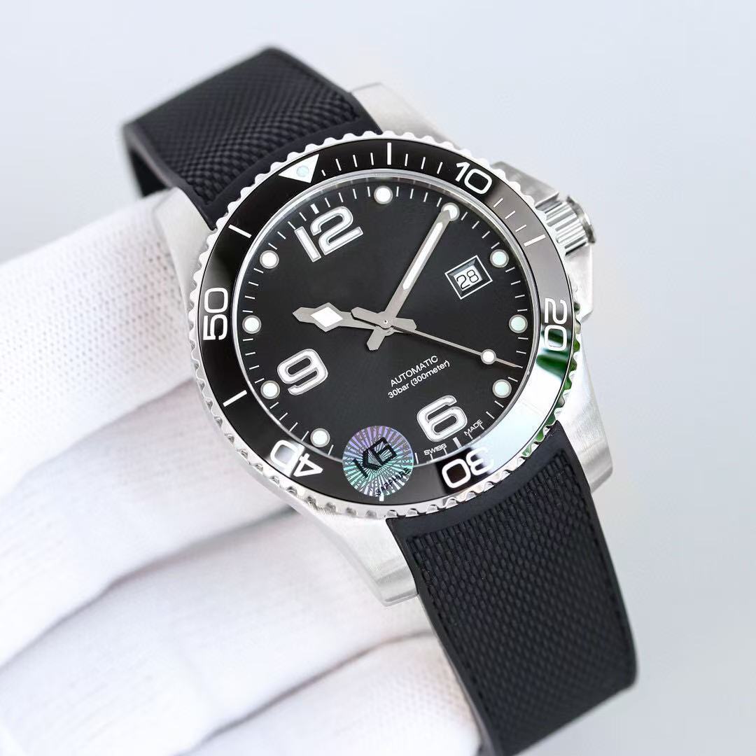 Fully automatic mechanical watch with water resistance